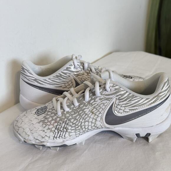 Nike Vapor Edge Shark Soccer Cleats Kids White/Grey – Size 4Y - Picture 4 of 9